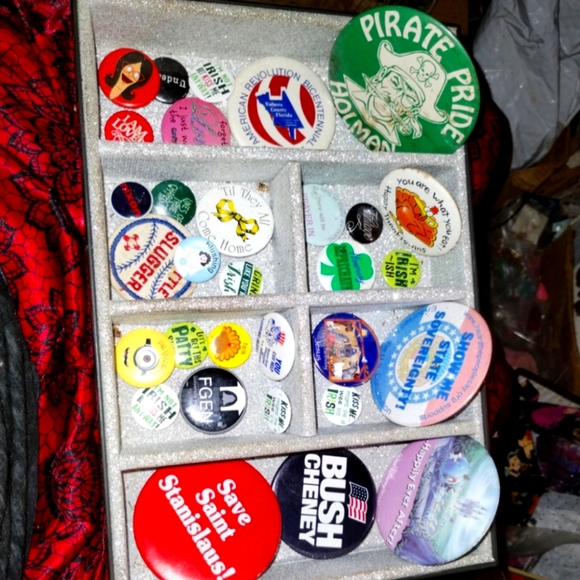 Really huge pinback bundle/lot - Picture 2 of 7